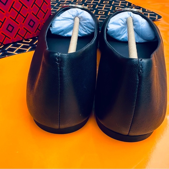 NIB Tory Burch Chelsea Cap Toe Leather Flats Black & Navy Gold Logo MANY SIZES - Picture 7 of 11